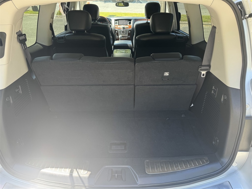 2019 Infiniti QX80 Luxe photo 9