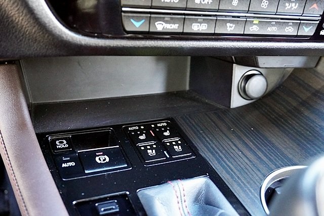 Used 2017 White Lexus 350 image 28