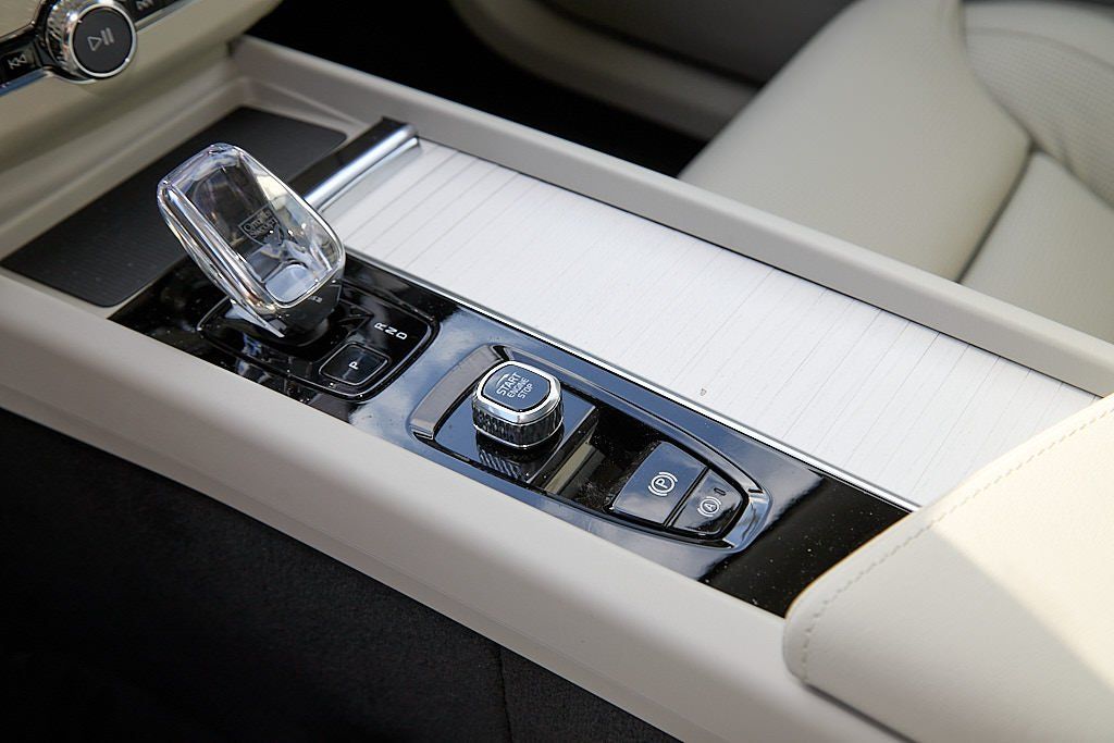 2026 VOLVO XC60 - Image 17