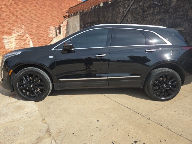 2023 Cadillac XT5 Luxury photo 2