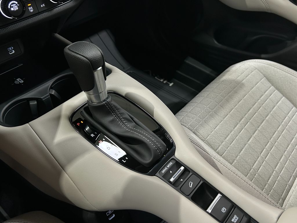 2026 Honda HR-V LX photo 18