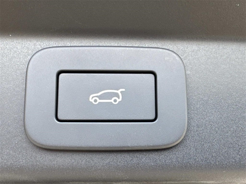 2025 Land Rover Range Rover Sport SE photo 8
