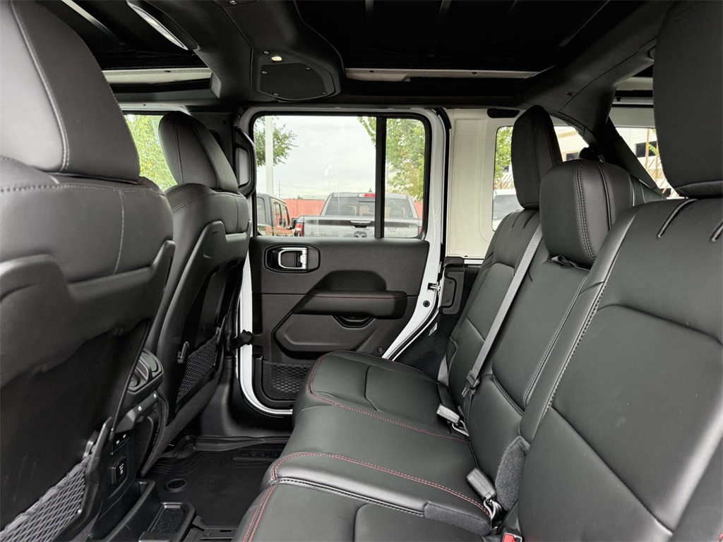 2025 Jeep Wrangler Rubicon X photo 15