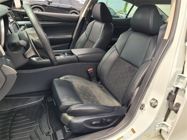 2018 Nissan Maxima SR photo 8