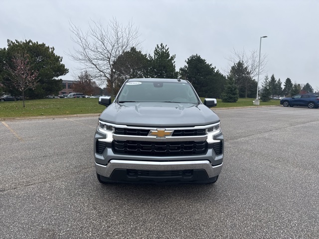 2023 Chevrolet Silverado 1500 LT photo 2