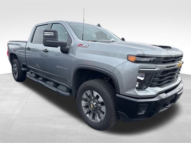 2025 Chevrolet Silverado 2500HD Custom photo 2