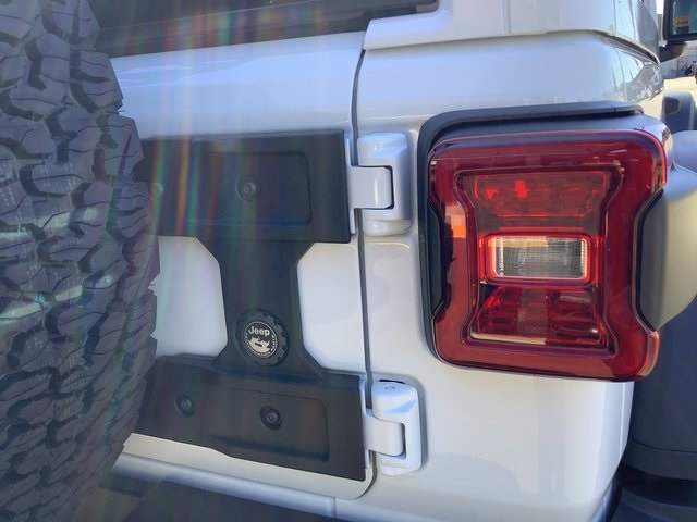 2025 Jeep Wrangler Rubicon photo 38