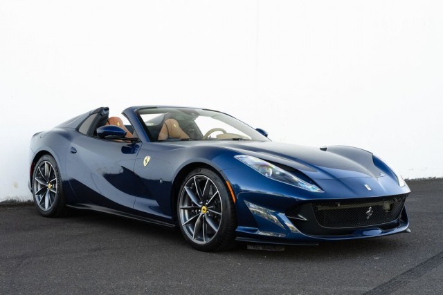 2022 Ferrari 812 GTS 