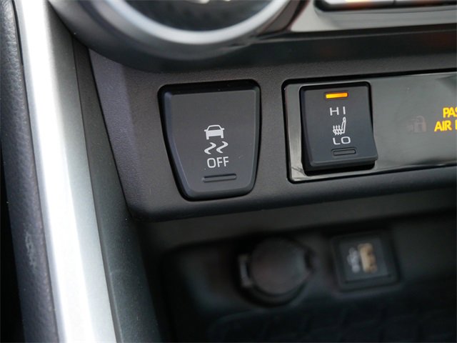 2023 Toyota RAV4 Hybrid XLE Premium photo 22