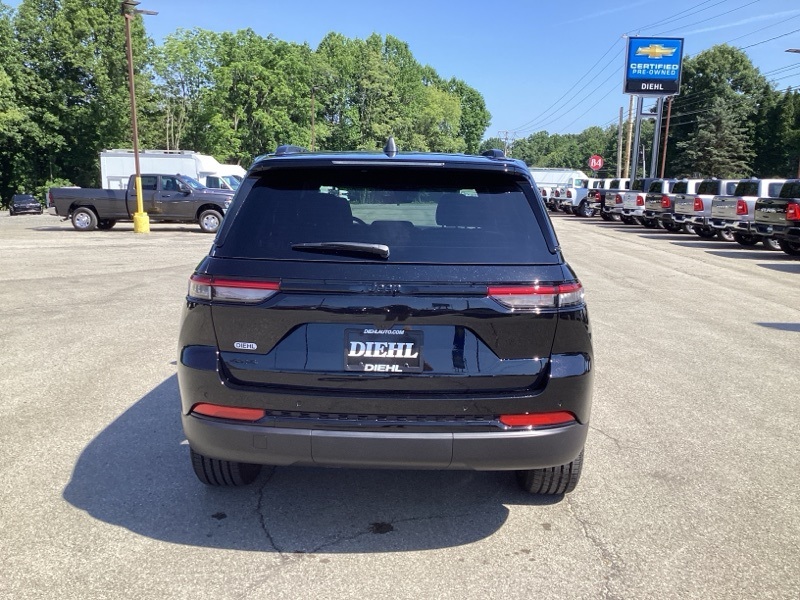 2025 Jeep Grand Cherokee Altitude X photo 4