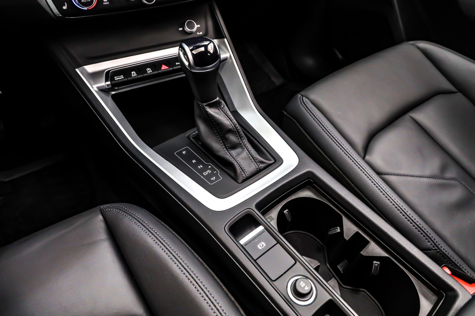 2022 Audi Q3 S line Premium 45 TFSI photo 3