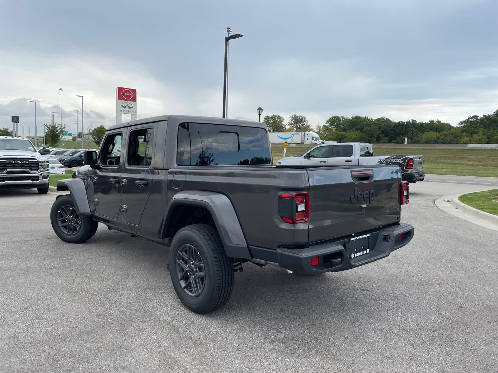 2025 Jeep Gladiator Sport S photo 7