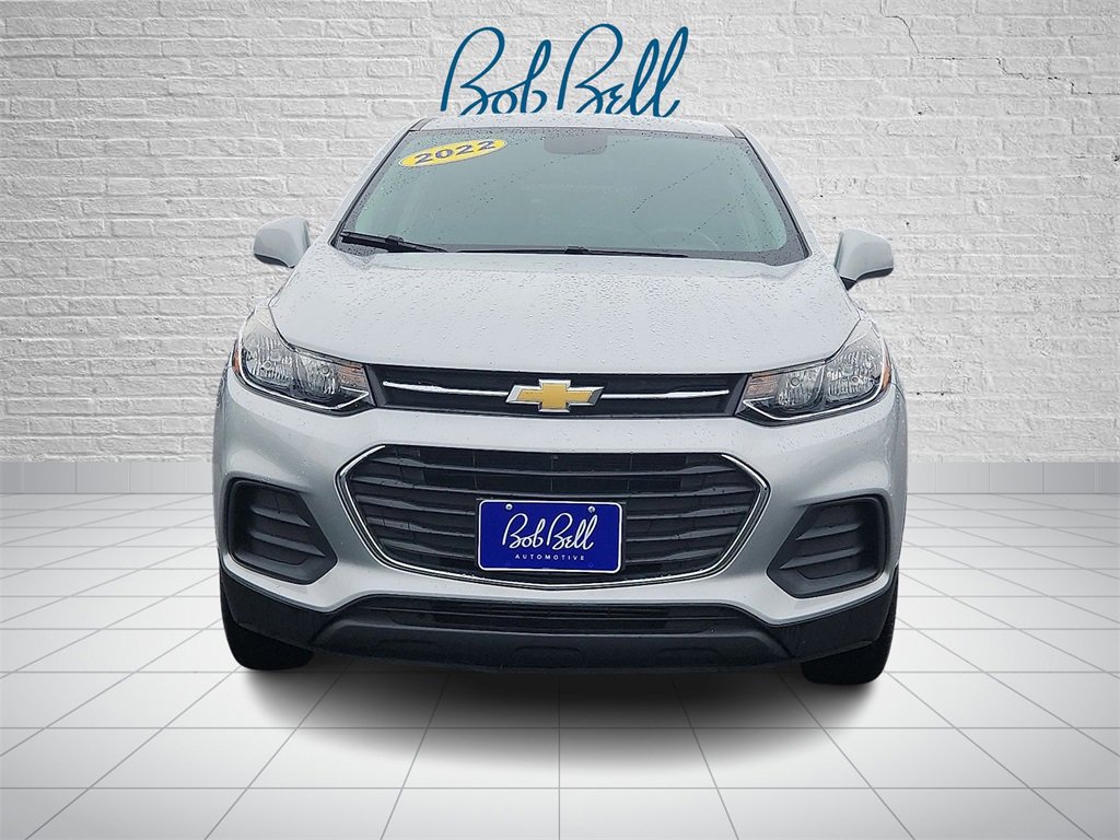2022 Chevrolet Trax LS photo 2