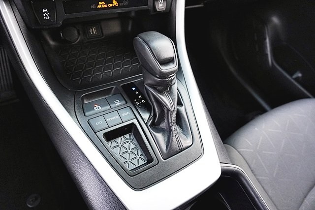 Used 2024  Toyota XLE image 29