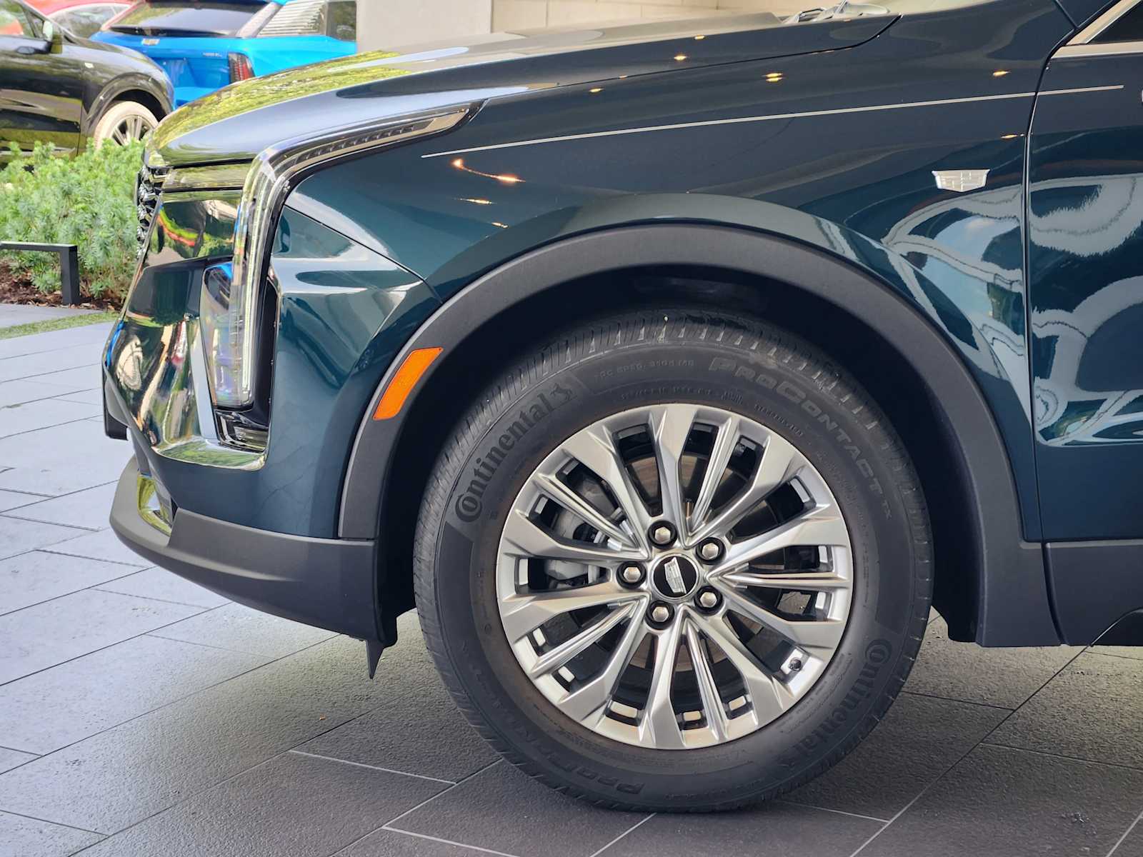 2025 Cadillac XT4 Premium Luxury photo 5