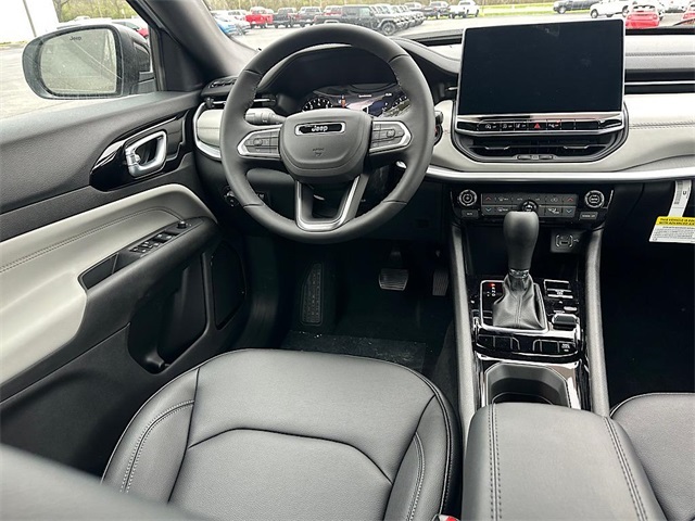 2025 Jeep Compass Limited photo 19