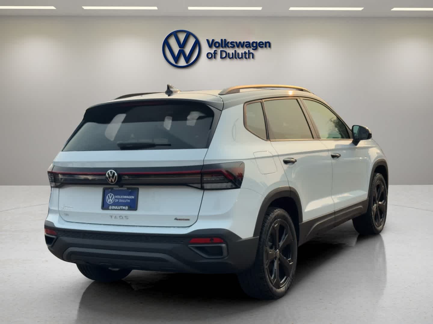 2025 Volkswagen Taos SE photo 4