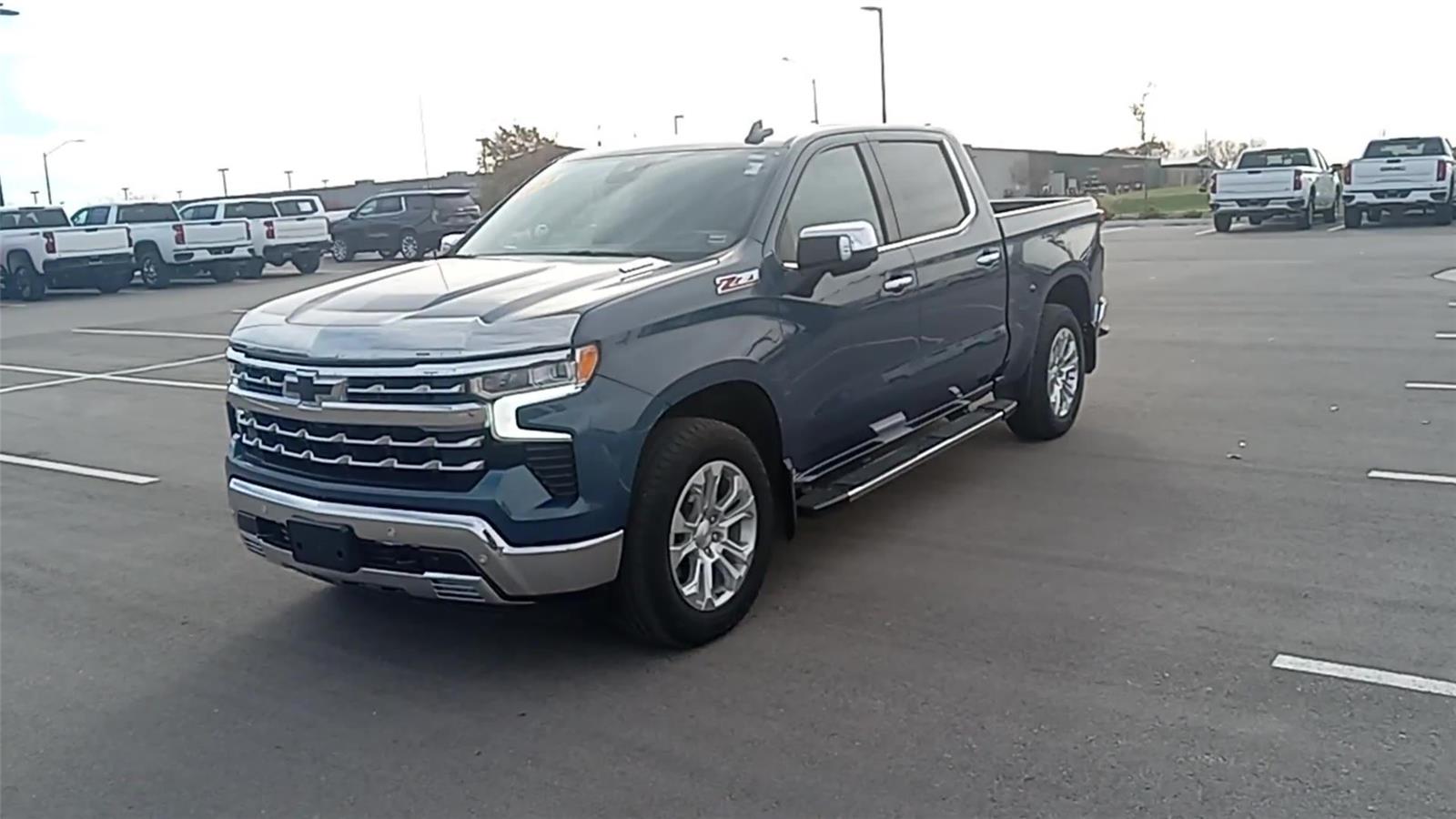 2024 Chevrolet Silverado 1500 LTZ photo 3