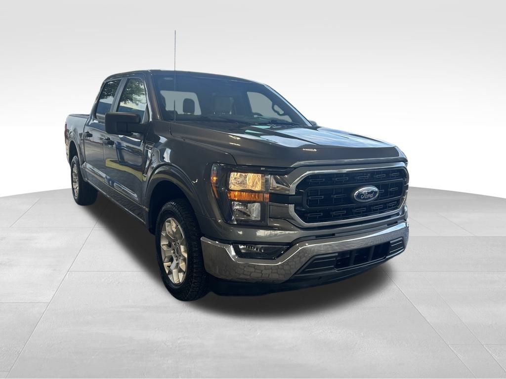 2023 Ford F-150 XLT photo 2