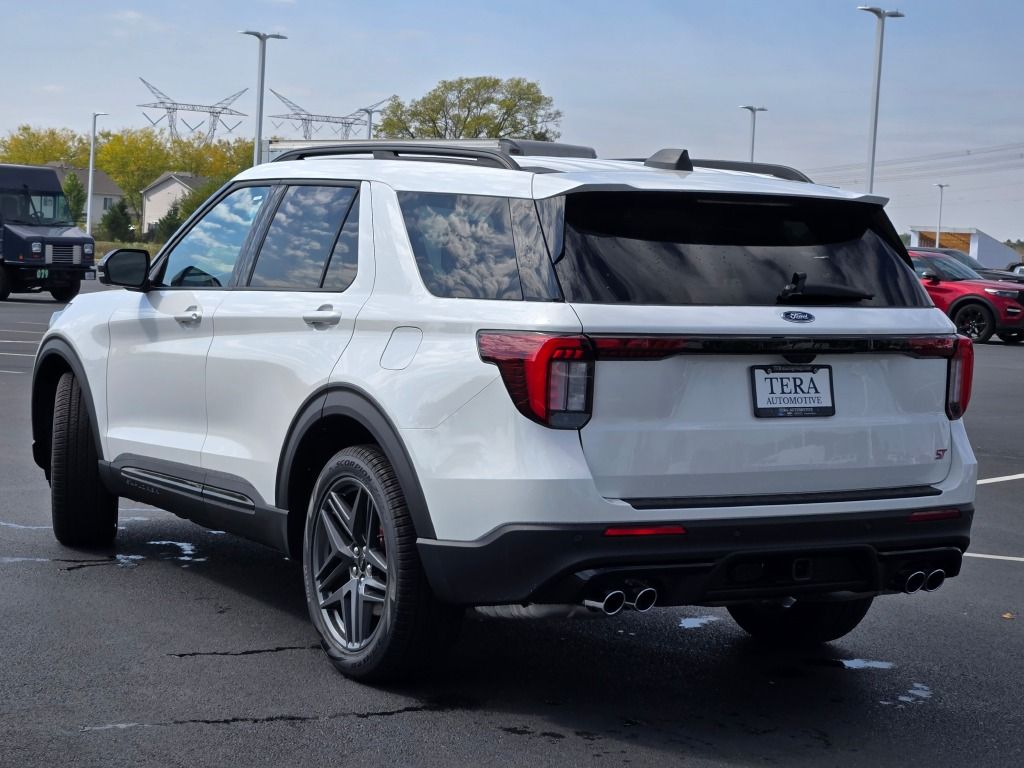 2025 Ford Explorer ST photo 15