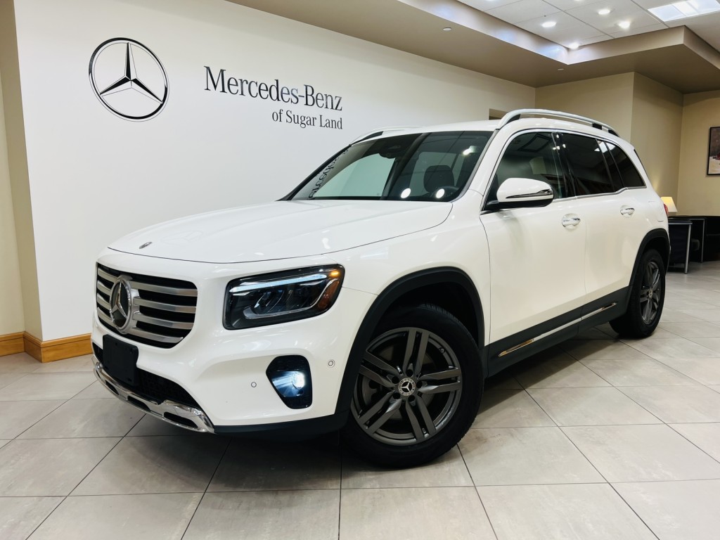 2025 Mercedes-Benz GLB Base's photo