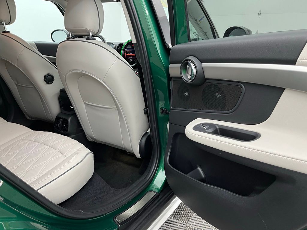 2021 Mini Cooper Signature photo 33