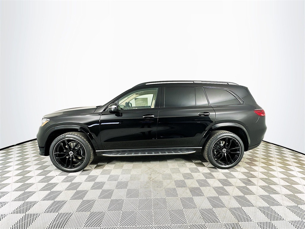 2026 Mercedes Benz GLS 450 4MATIC photo 3