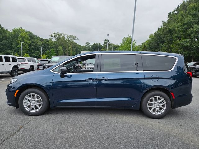 2025 Chrysler Pacifica photo 4