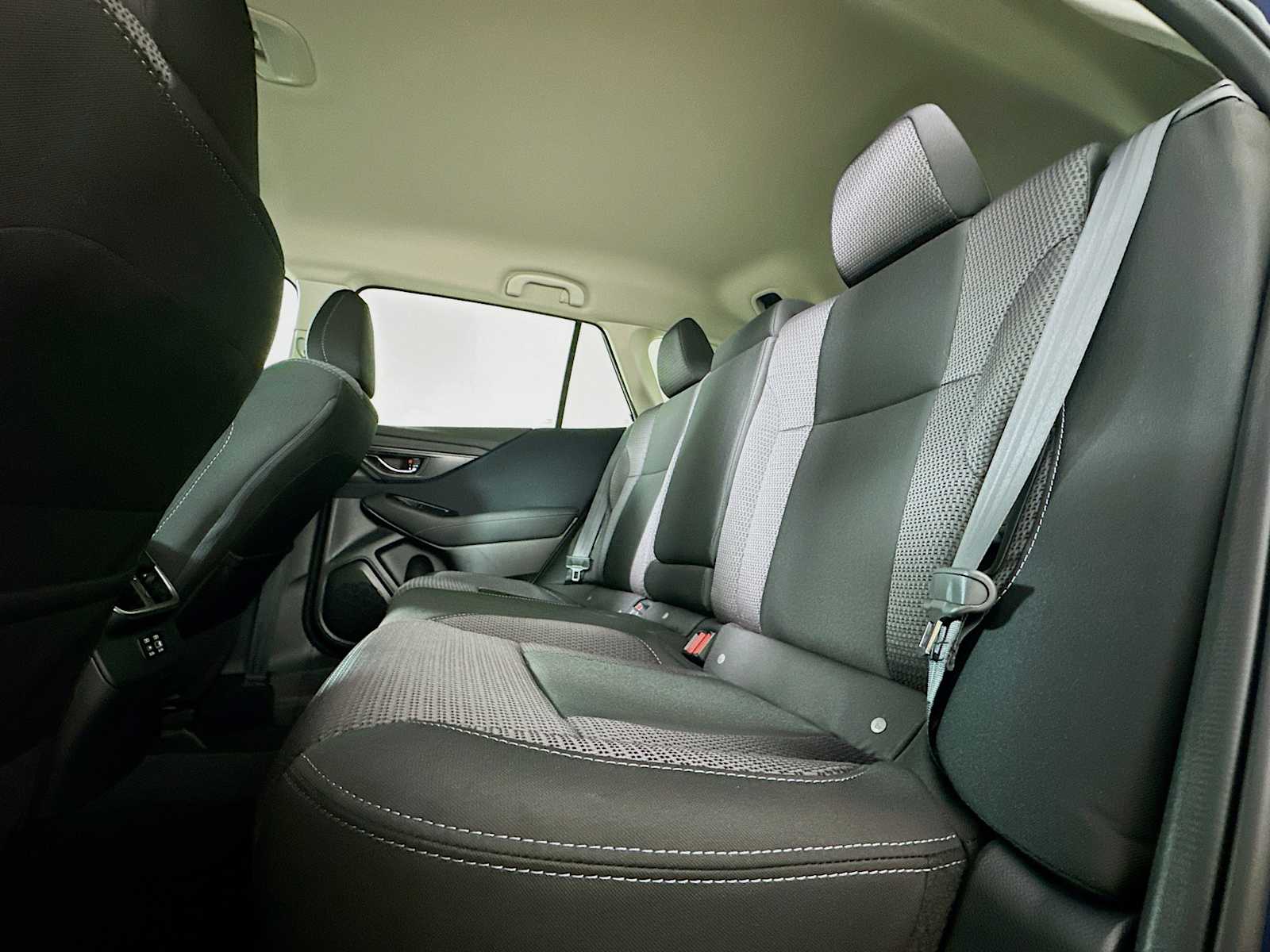2025 Subaru Outback Premium photo 19