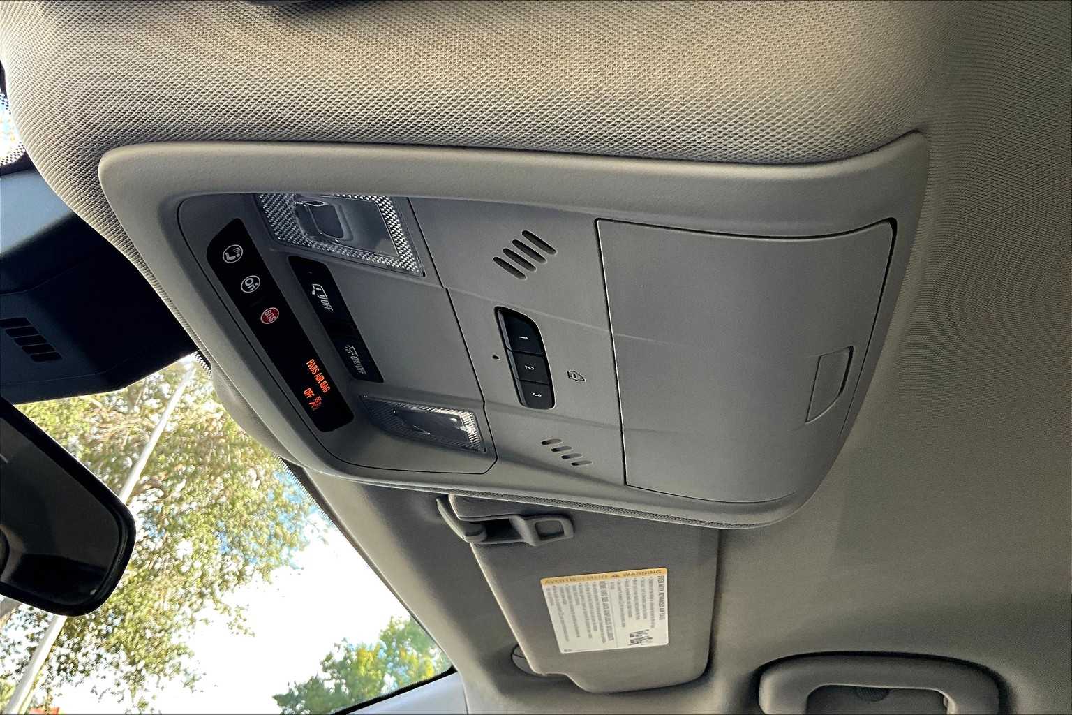 2020 Chevrolet Equinox LT photo 30