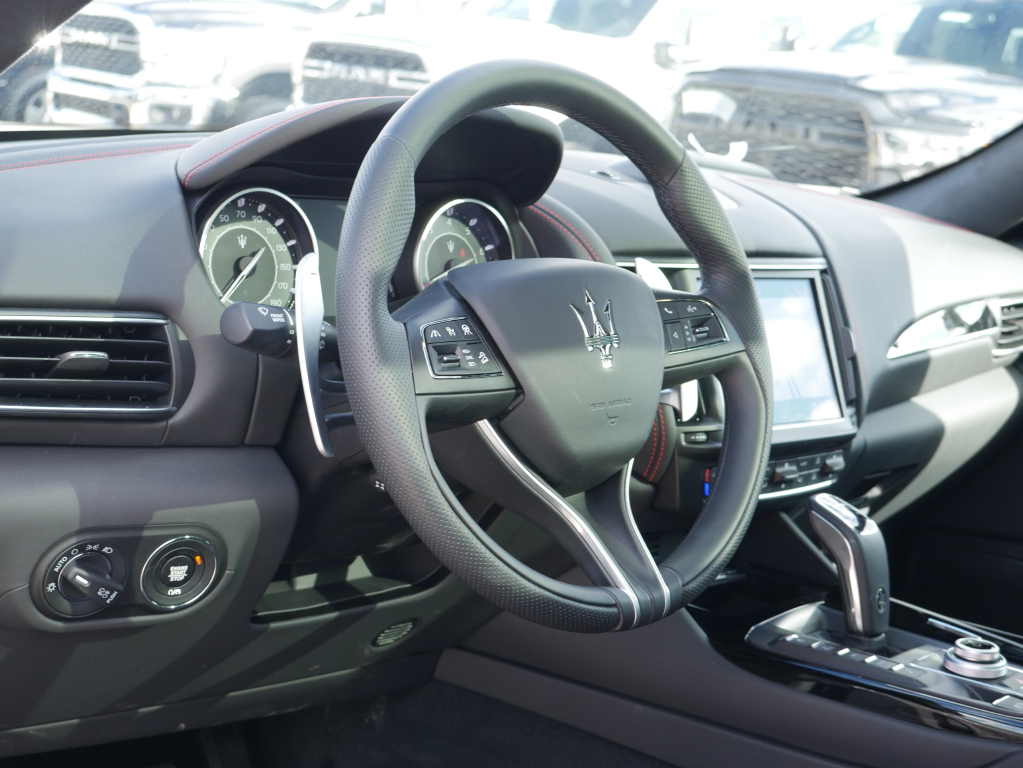 2024 Maserati Levante GT photo 24