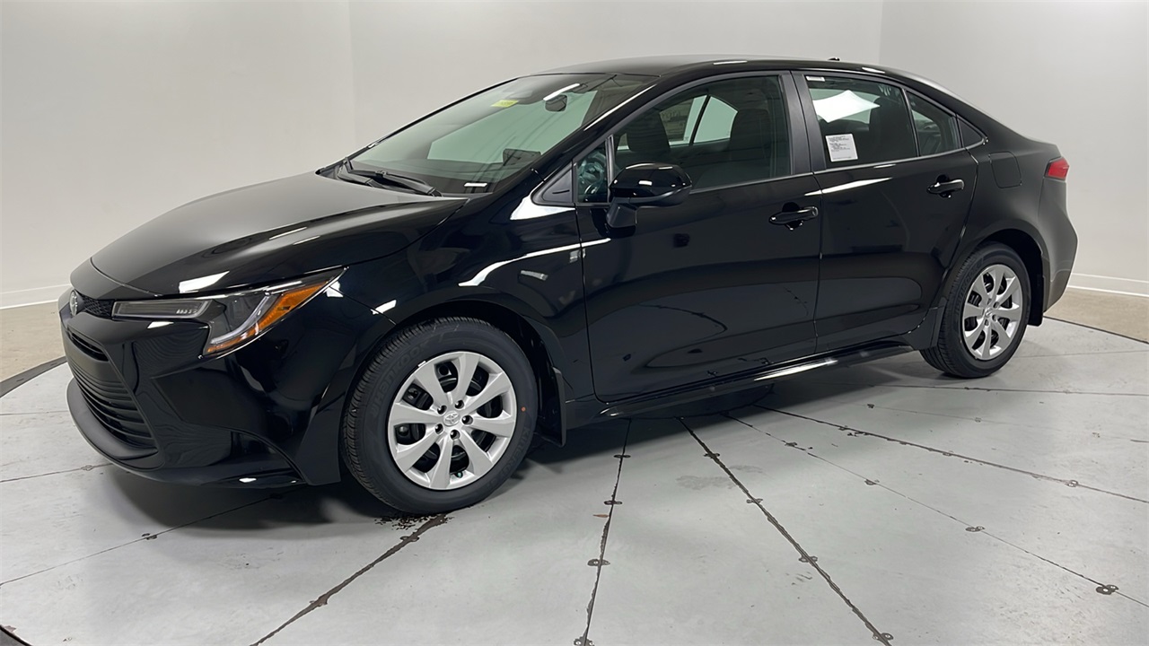 2026 Toyota Corolla LE's photo
