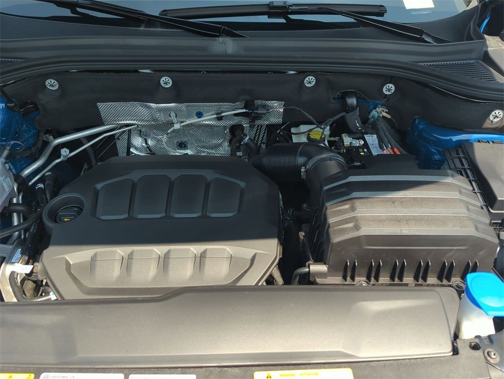 2025 Volkswagen Atlas Cross Sport SEL R-Line photo 23