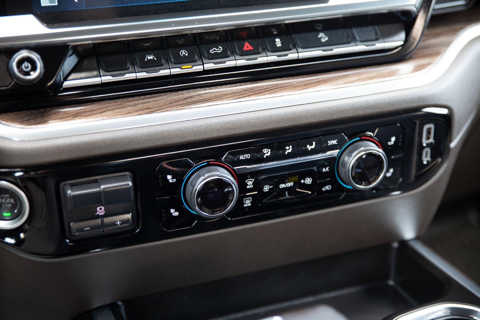 2025 Chevrolet Silverado 1500 RST photo 15