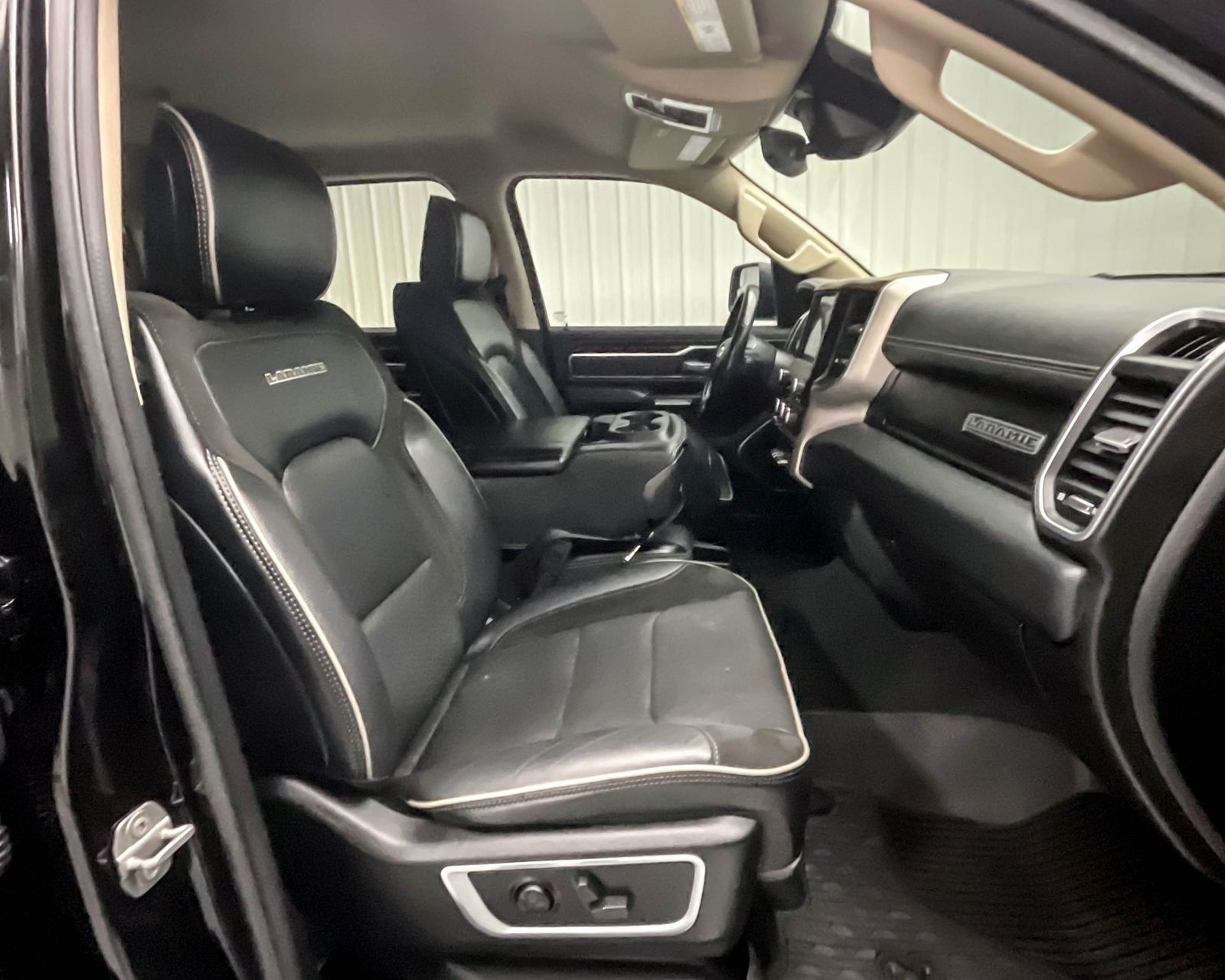 2021 Ram 1500 Laramie photo 15