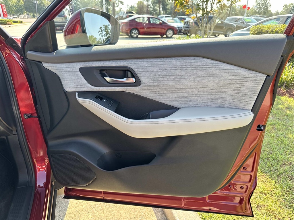 2023 Nissan Rogue SV photo 9