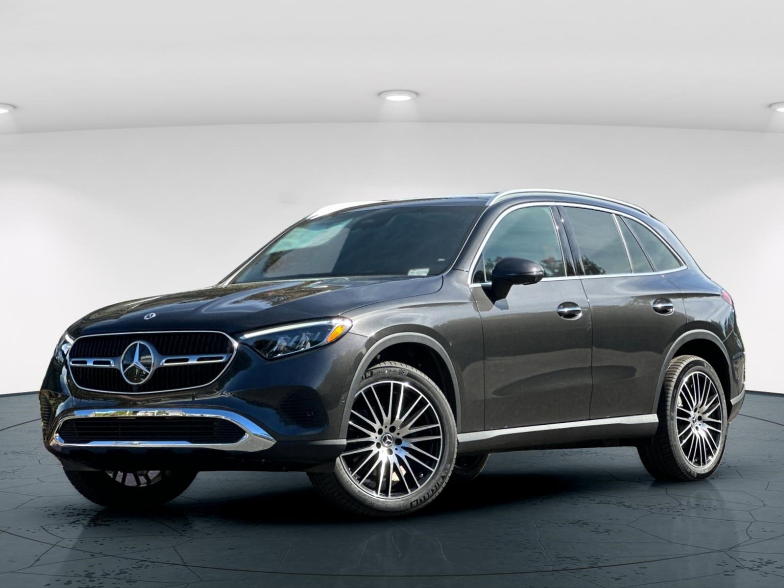 2026 Mercedes Benz GLC 300 4MATIC photo 3