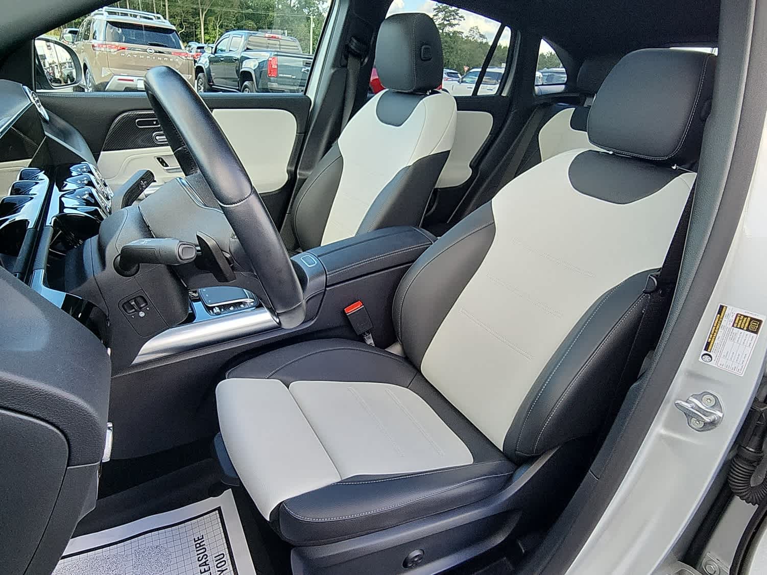 2023 Mercedes Benz GLA 250 4MATIC photo 9
