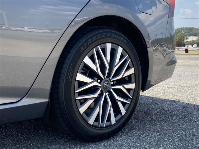 2024 Nissan Altima 2.5 SV photo 9