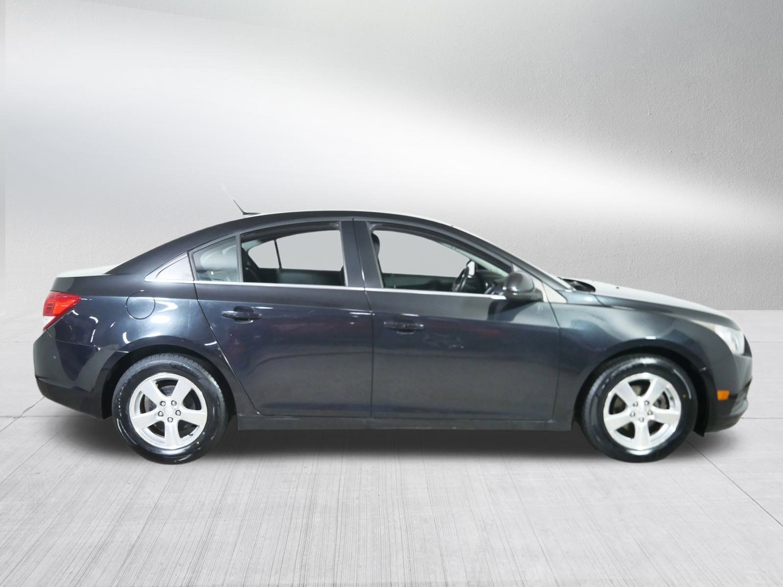 2012 Chevrolet Cruze photo 8