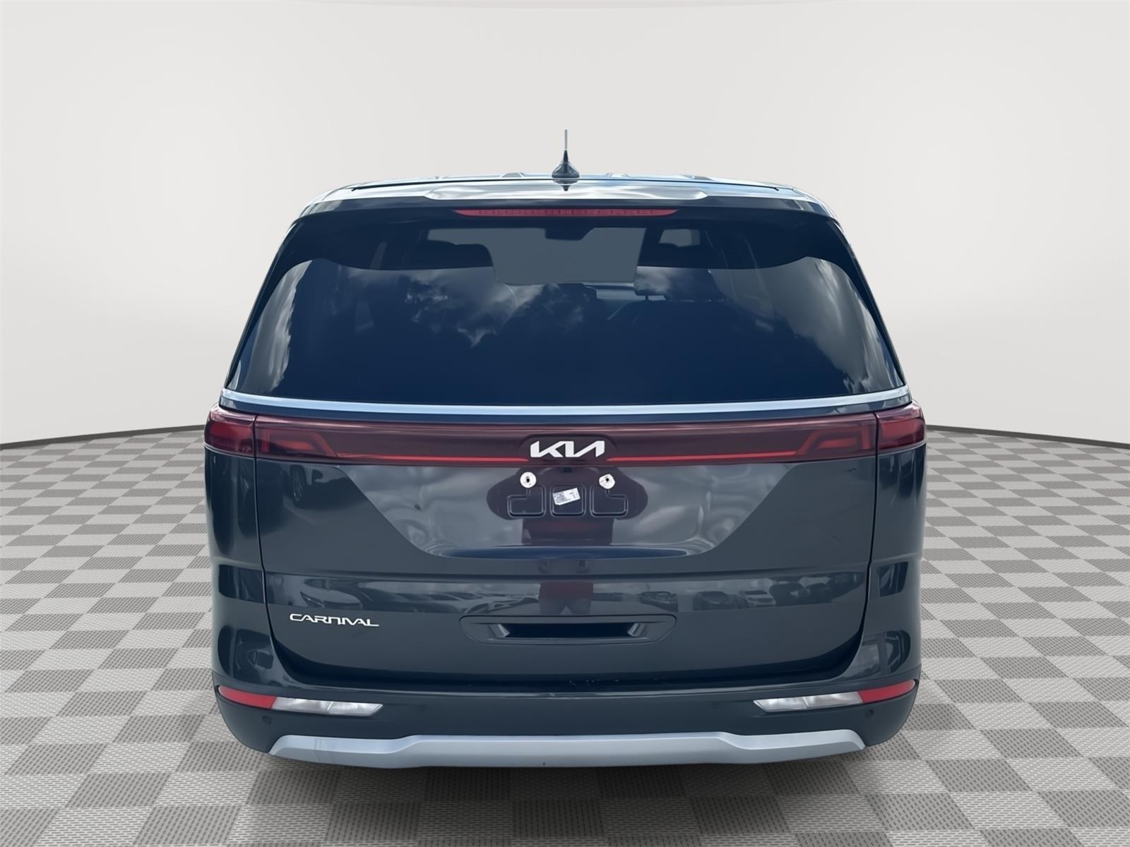 2024 Kia Carnival LX photo 5