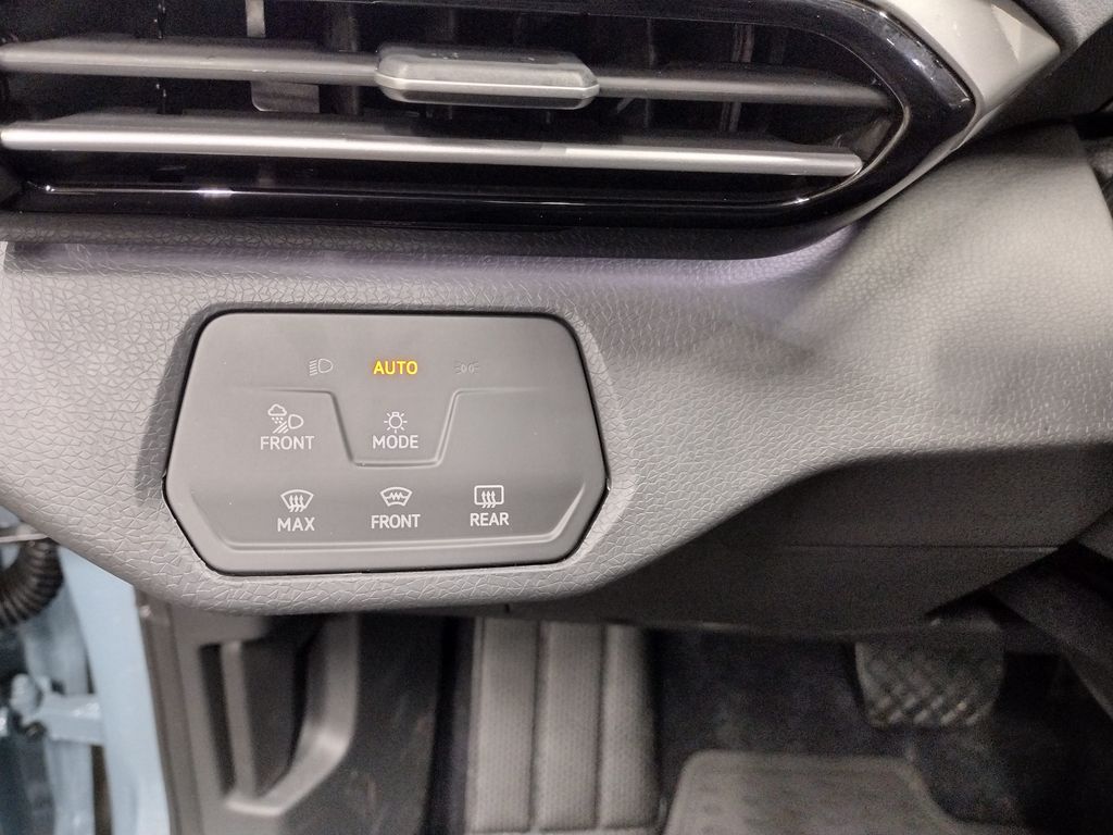 2025 Volkswagen ID.4 Pro Plus photo 23