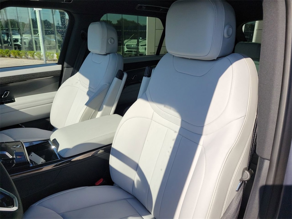 2025 Land Rover Range Rover Sport P360 S photo 23