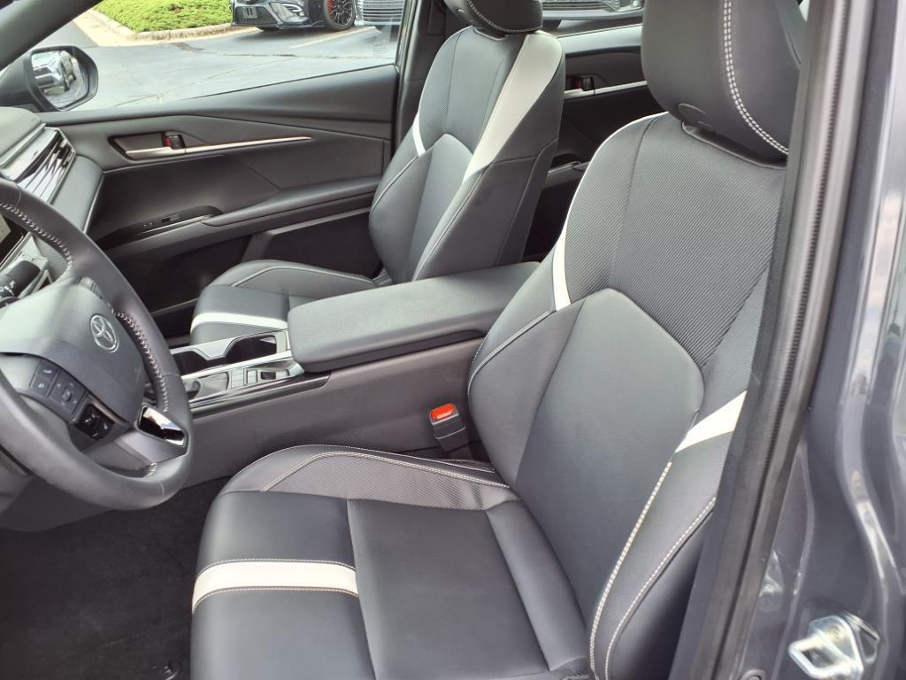 2025 Toyota Camry SE photo 15