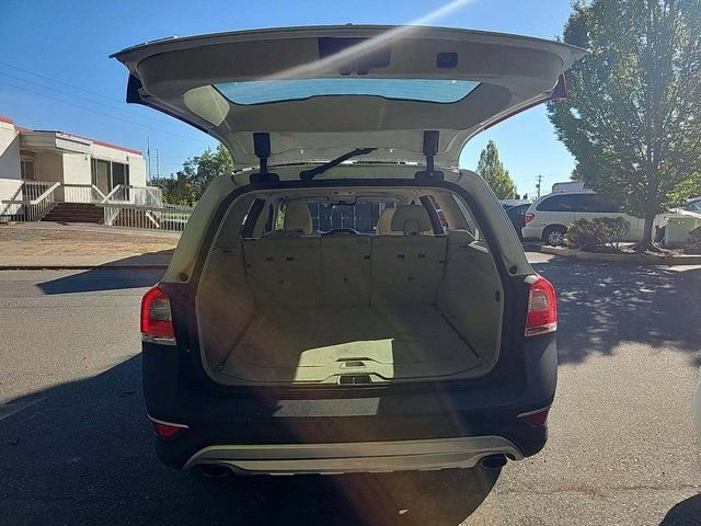 2015 Volvo XC70 T6 Platinum photo 12