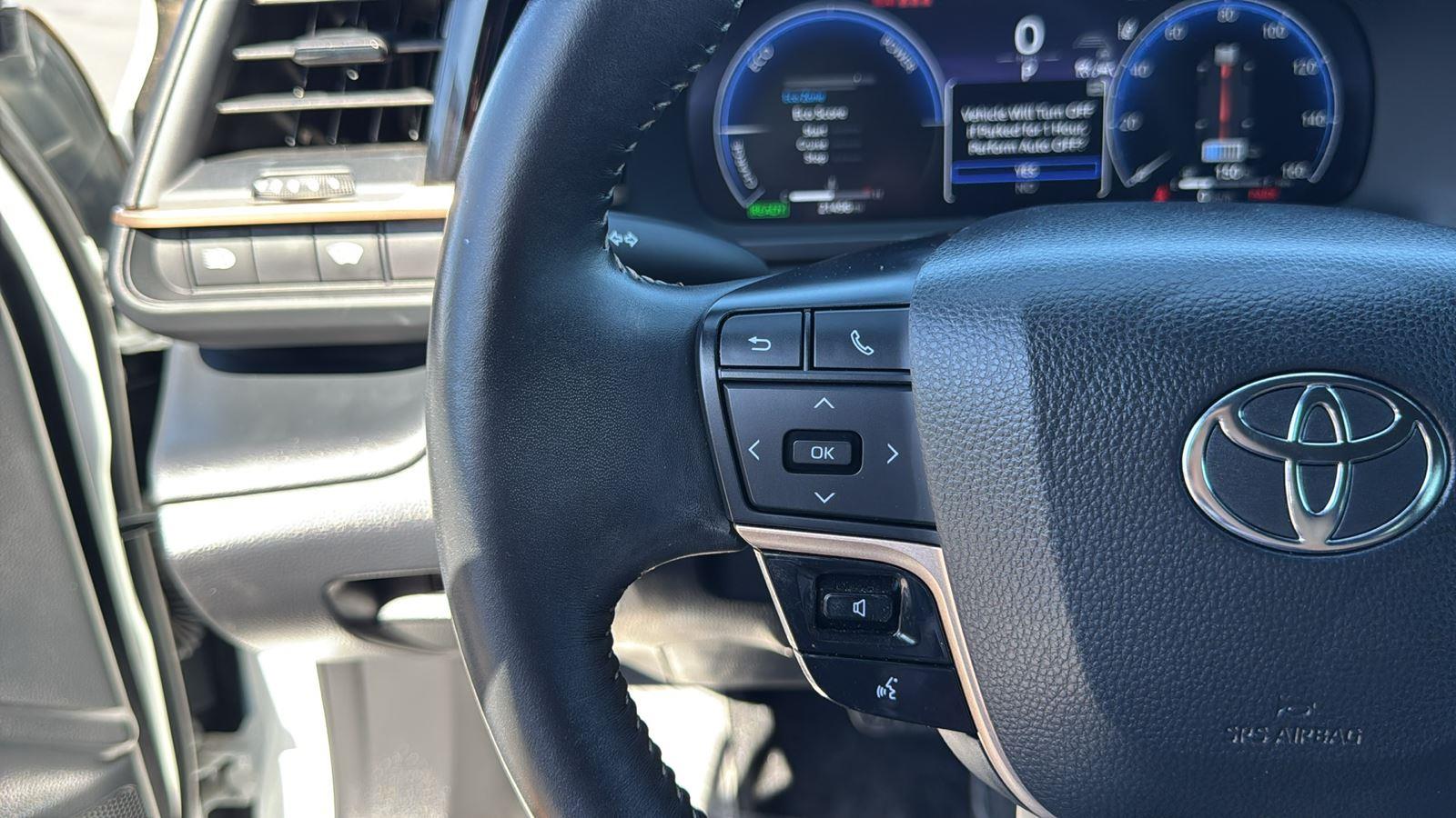 2024 Toyota Crown XLE photo 16