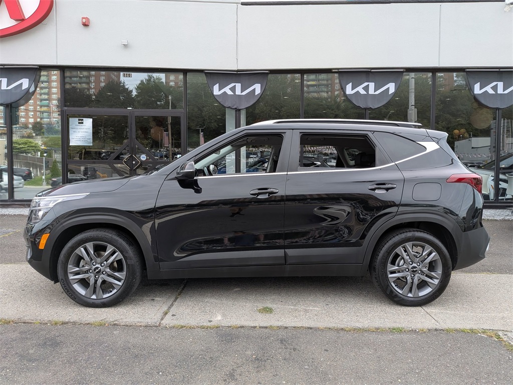2023 Kia Seltos S photo 8