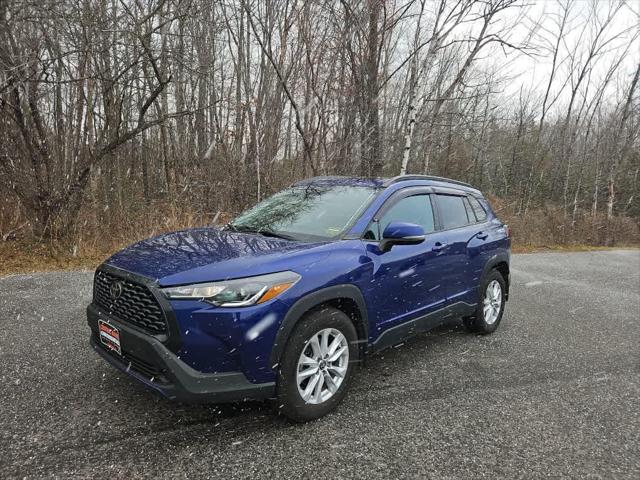 2022 Toyota Corolla Cross LE's photo