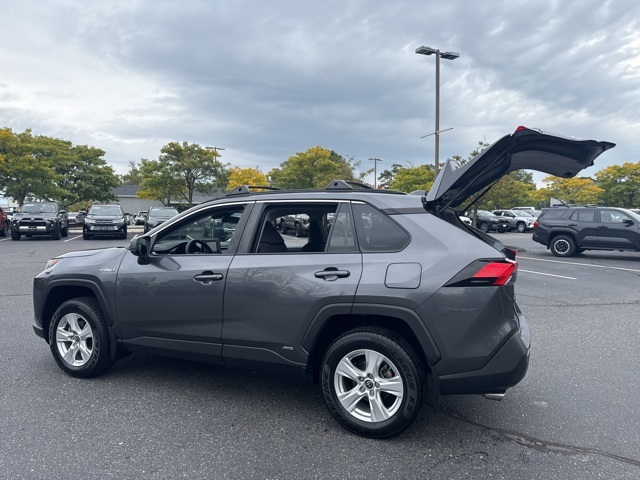 2021 Toyota RAV4 Hybrid LE photo 6