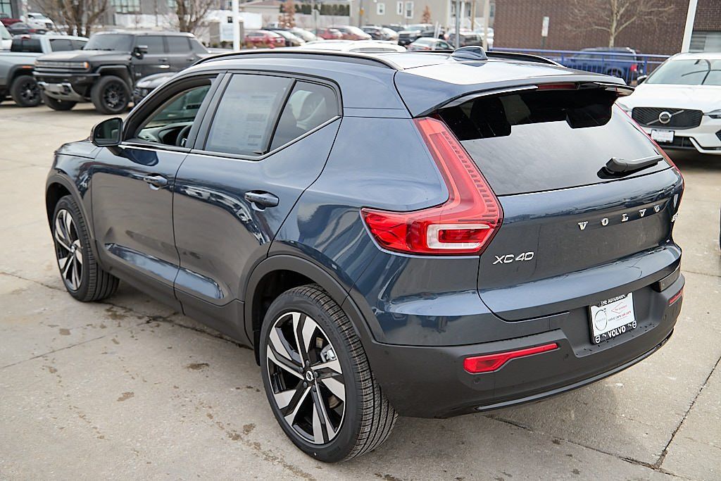 2026 VOLVO XC40 - Image 6